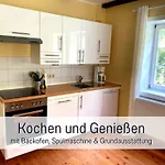Apartment Elbe511ferienzuhause Im Parkaehnlichen Garten Mit Teich *