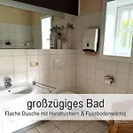 Elbe511ferienzuhause Im Parkaehnlichen Garten Mit Teich