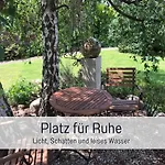 Elbe511ferienzuhause Im Parkaehnlichen Garten Mit Teich