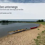 Elbe511ferienzuhause Im Parkaehnlichen Garten Mit Teich Apartment *