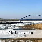 Elbe511ferienzuhause Im Parkaehnlichen Garten Mit Teich *