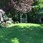 Elbe511ferienzuhause Im Parkaehnlichen Garten Mit Teich Doemitz
