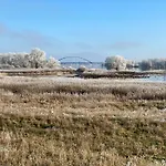 Elbe511ferienzuhause Im Parkaehnlichen Garten Mit Teich Doemitz