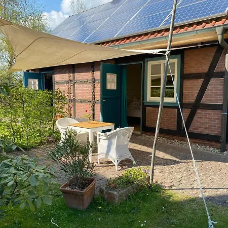 Elbe511ferienzuhause Im Parkaehnlichen Garten Mit Teich *