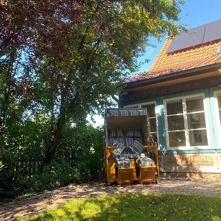 Elbe511ferienzuhause Im Parkaehnlichen Garten Mit Teich Appartamento