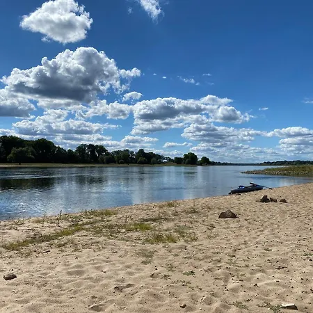 Elbe511ferienzuhause Im Parkaehnlichen Garten Mit Teich Appartamento Dömitz