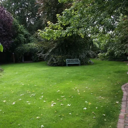 Appartamento Elbe511ferienzuhause Im Parkaehnlichen Garten Mit Teich