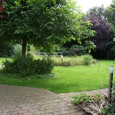 Elbe511ferienzuhause Im Parkaehnlichen Garten Mit Teich Appartamento *