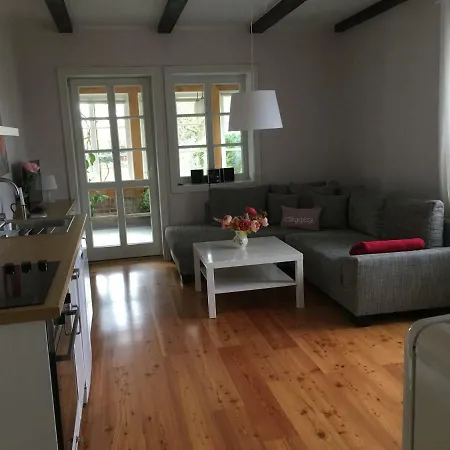 Appartamento Elbe511ferienzuhause Im Parkaehnlichen Garten Mit Teich